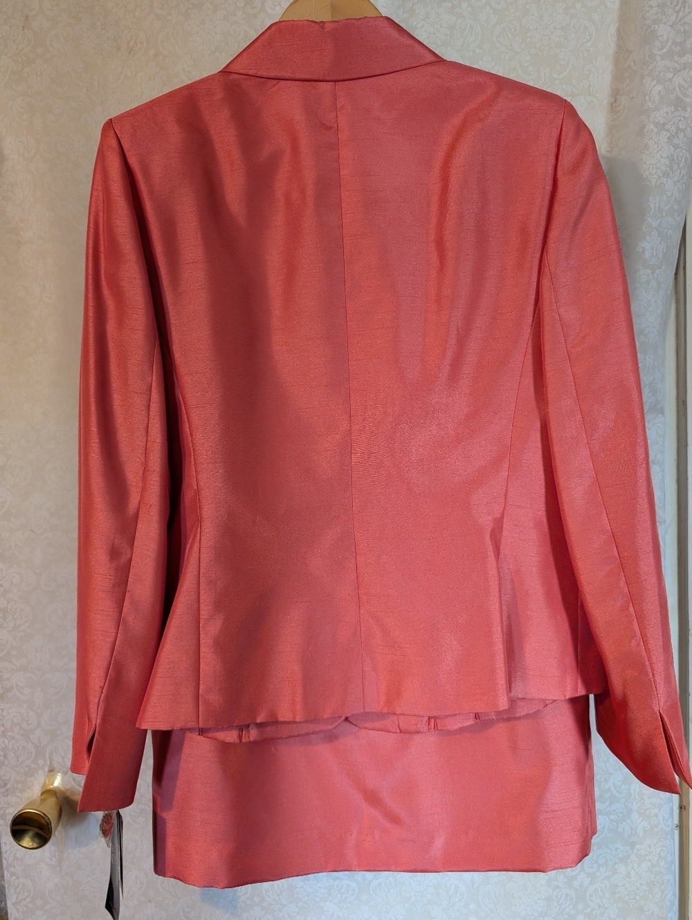 Le Suit New With Tags Sz.12 Peach Jacket & Skirt Set - Picture 8 of 15